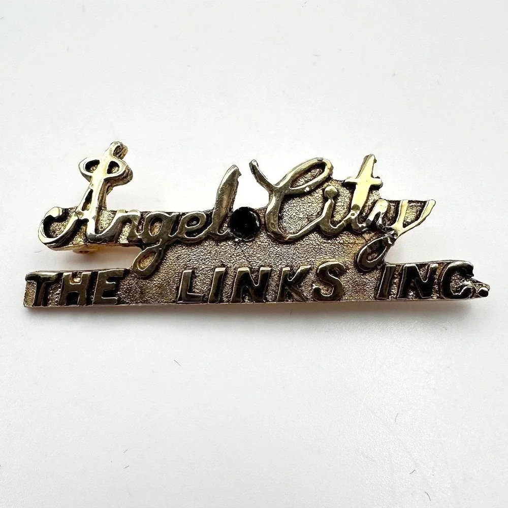 Vintage Y2K 90s Gold Tone Angel City The‎ Links Inc Brooch Pin Women's Jewelry